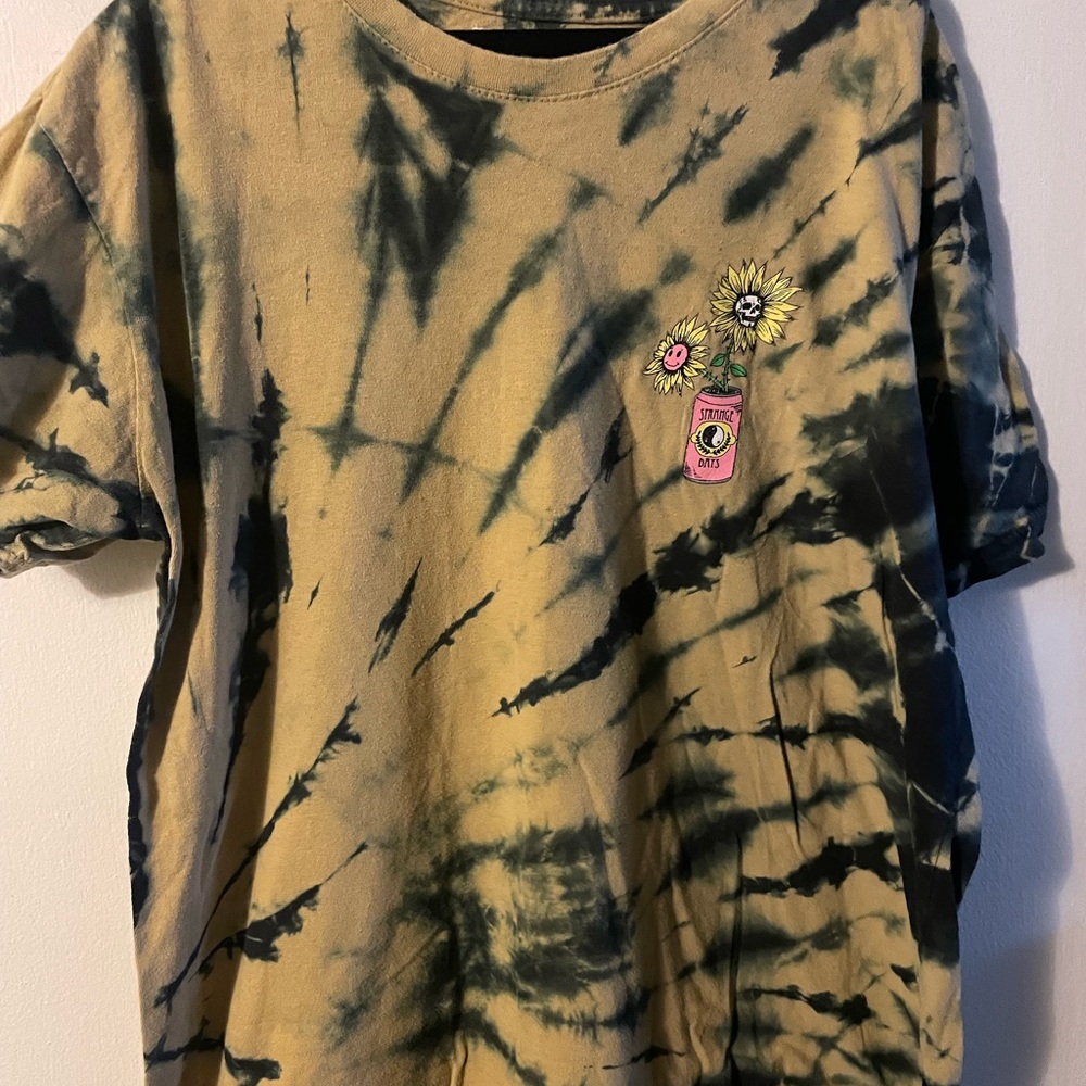 Unisex Tie-Dye T-Shirt with Sunflower Design
